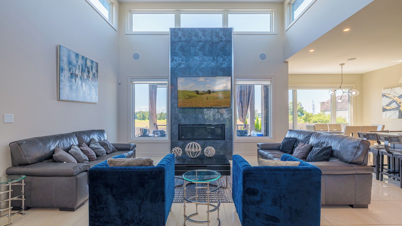 Photo of Livingroom in Niagara Falls