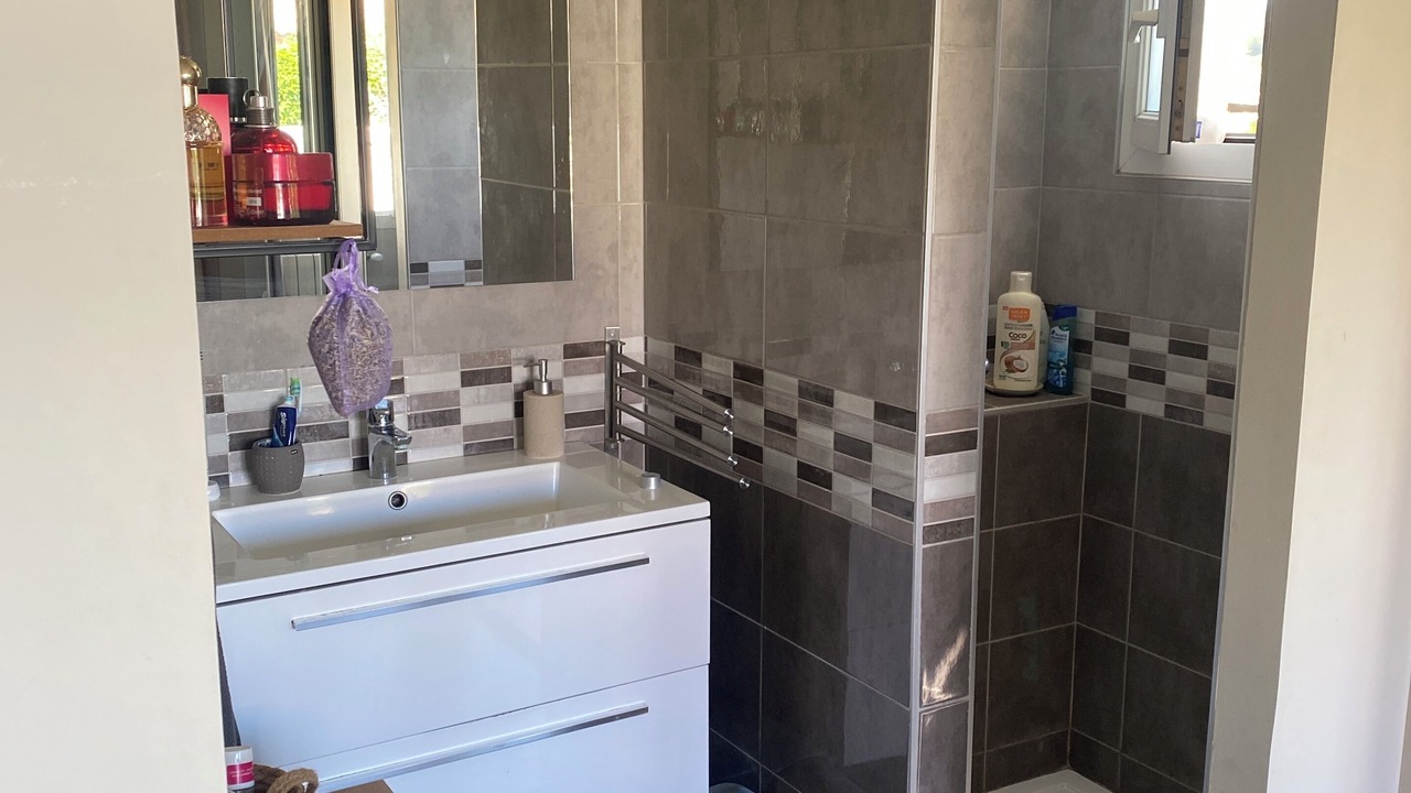 Photo of Bathroom in Thezan-les-Beziers