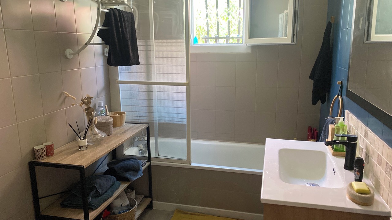 Photo of Bathroom in Thezan-les-Beziers