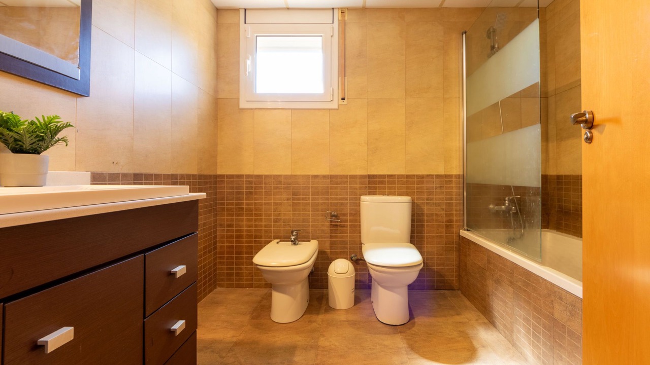 Photo of Bathroom in El Castell de Montornes