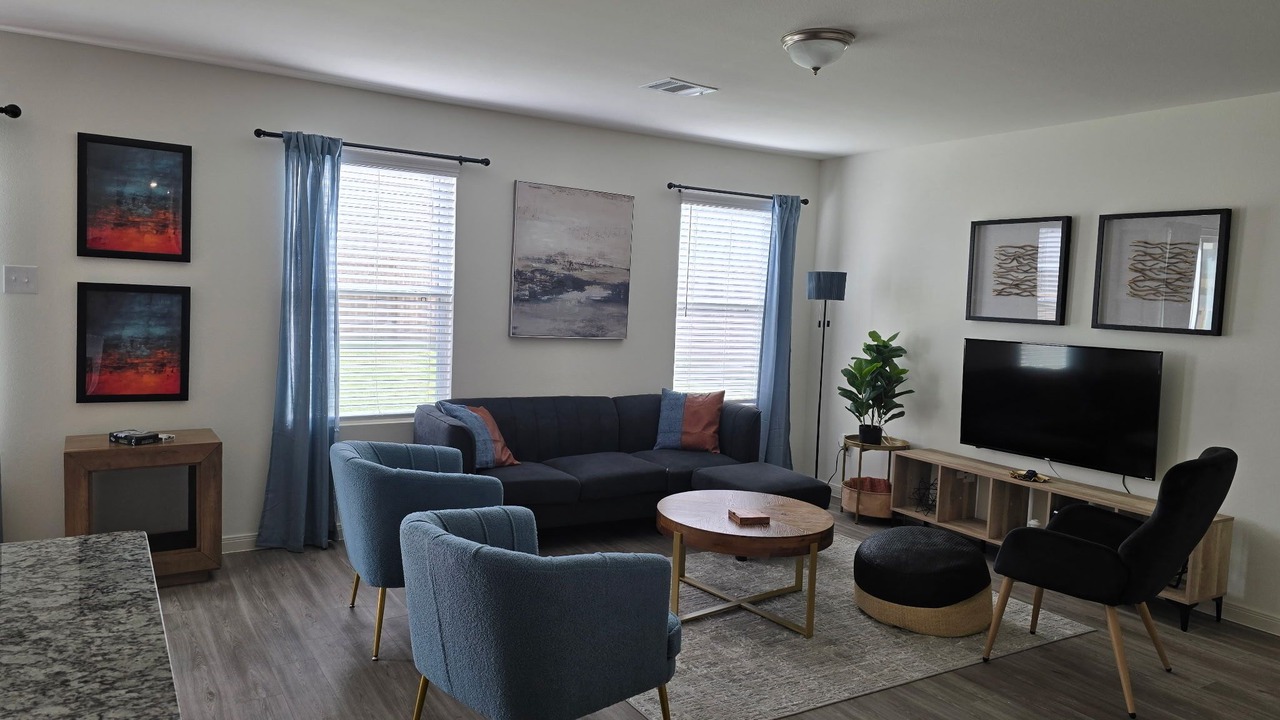 Photo of Livingroom in College Station