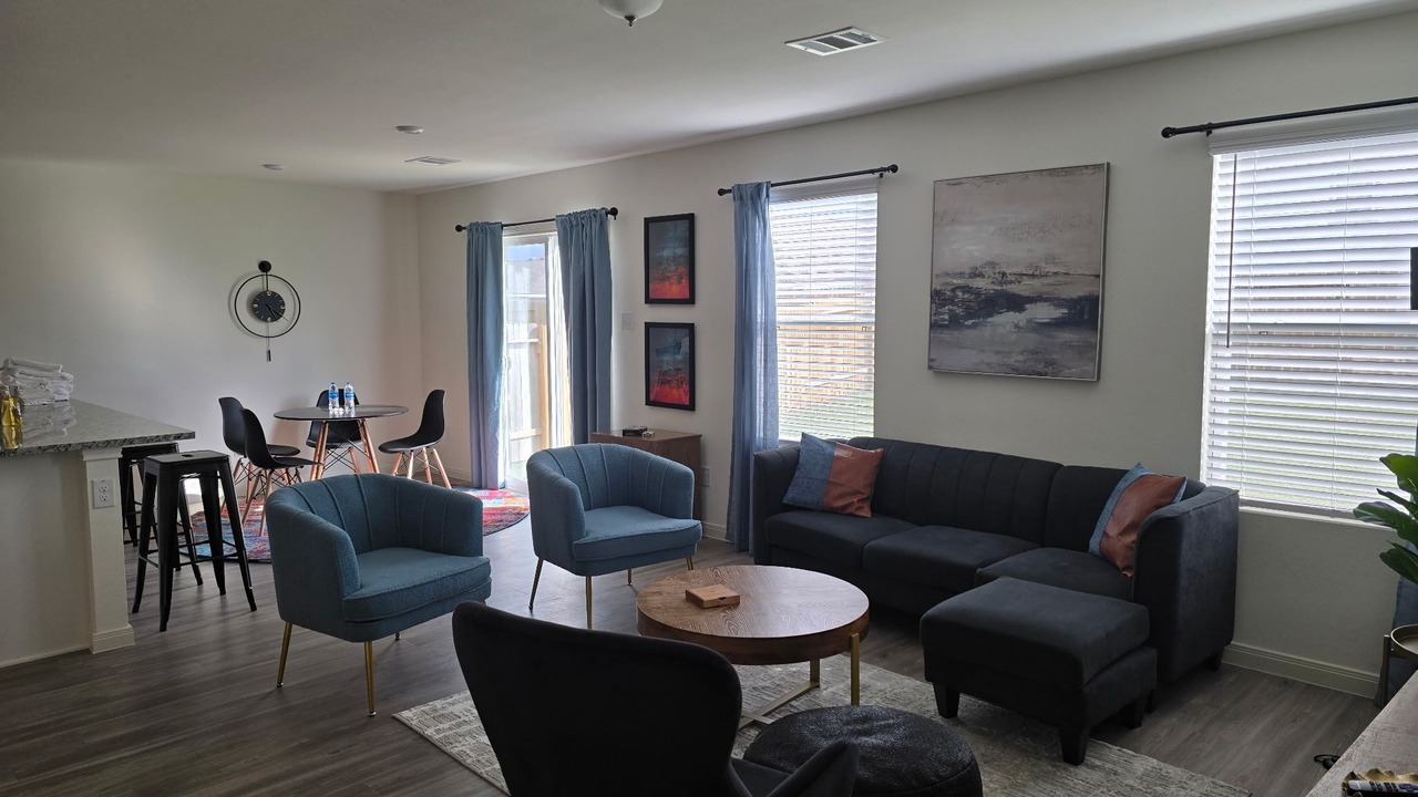 Photo of Livingroom in College Station