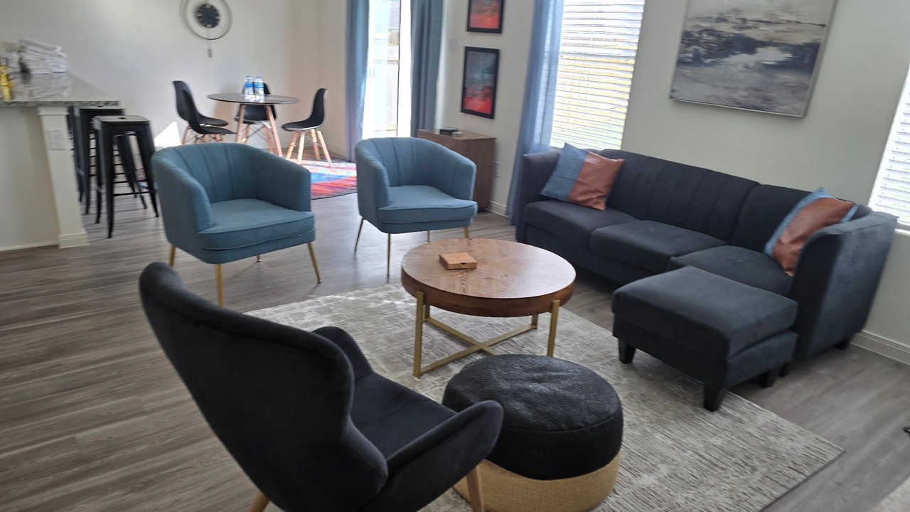 Photo of Livingroom in College Station