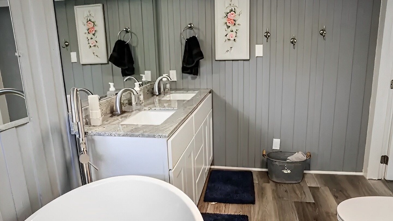 Photo of Bathroom in Winamac