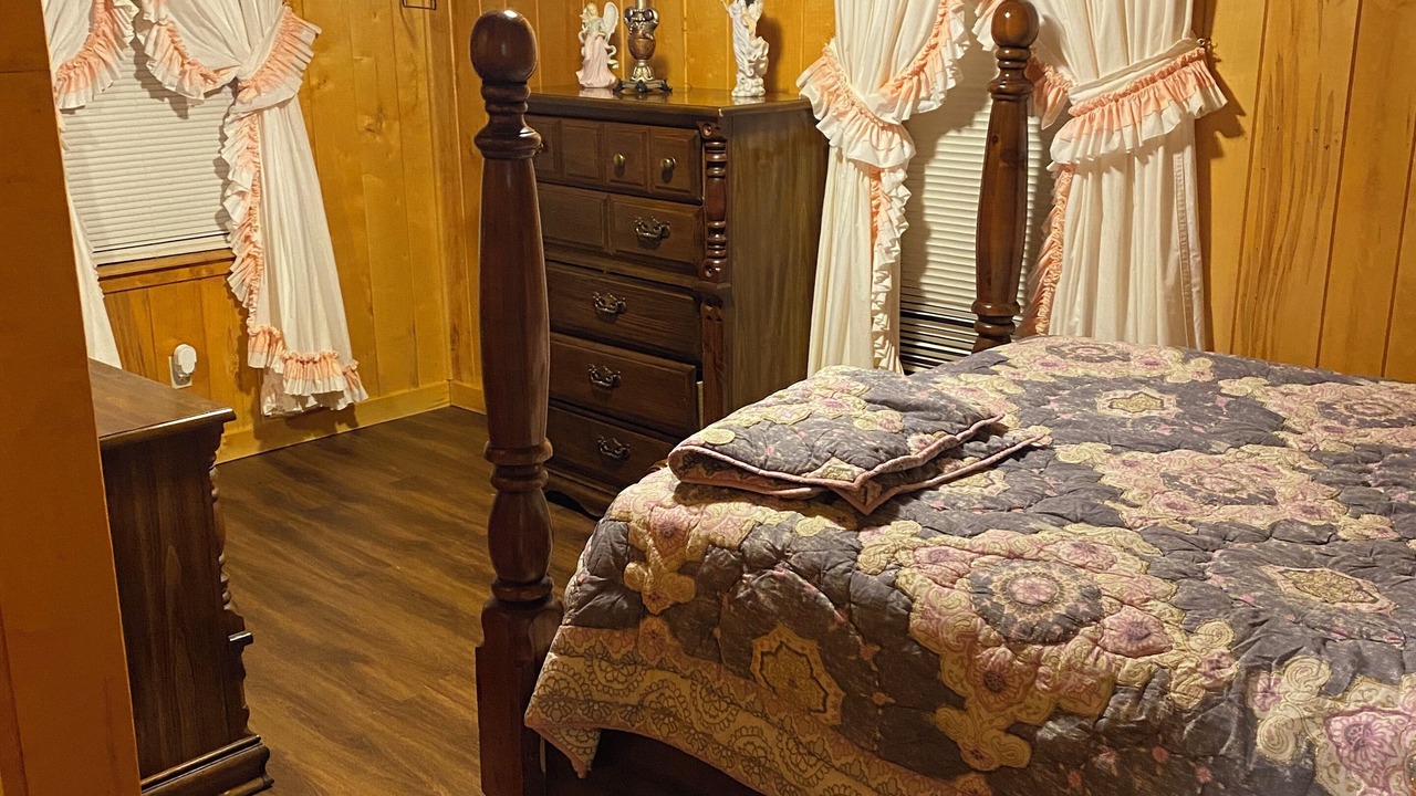 Photo of Bedroom in Kelso