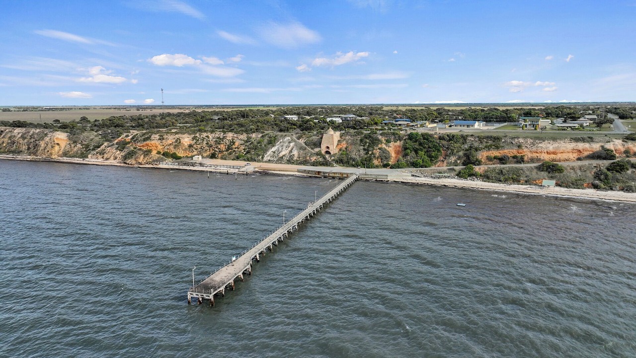 Photo of Others in Dalrymple