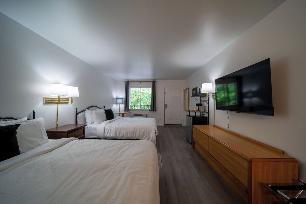 Photo of Bedroom in Eureka Springs Historic District
