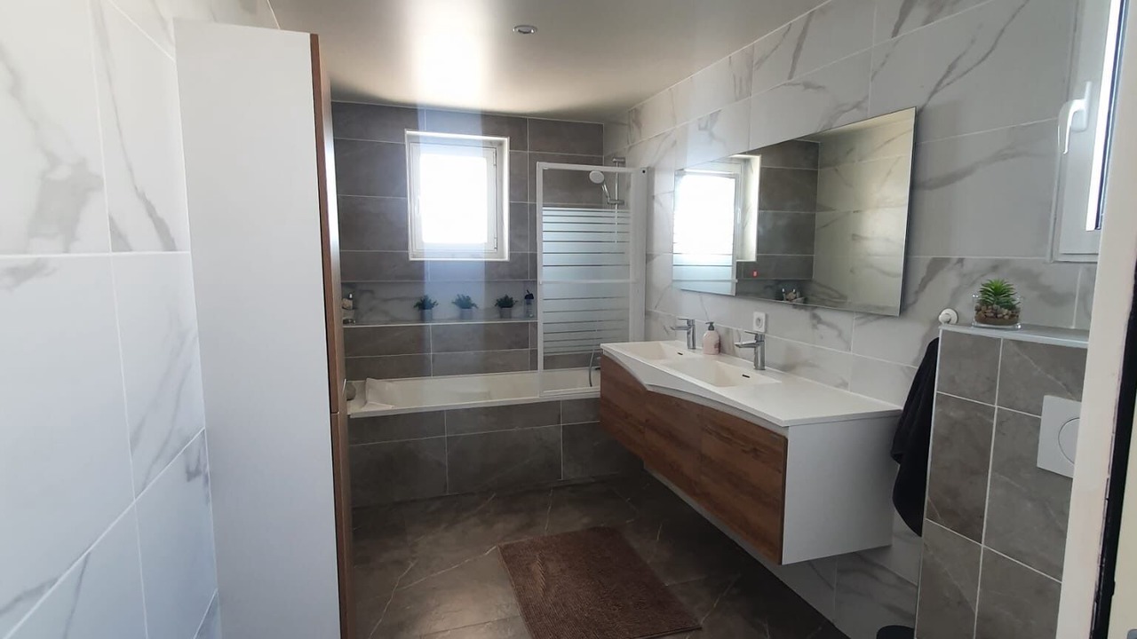 Photo of Bathroom in Juvignac