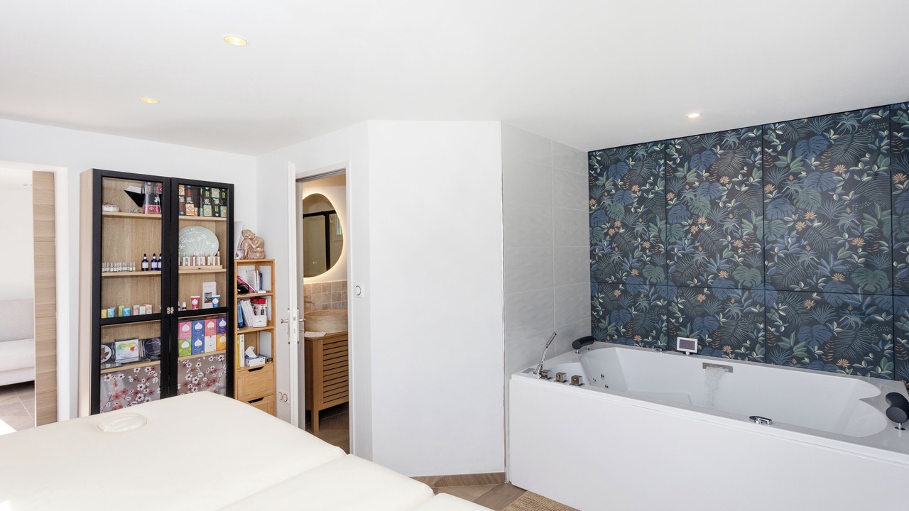 Photo of Bathroom in Roumens