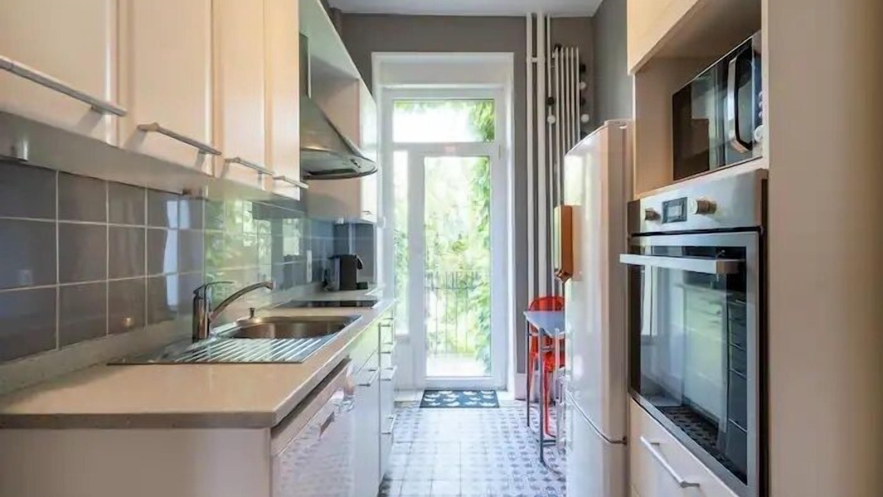 Photo of Kitchen in Poincare - Foch - Anatole France - Croix de Bourgogne