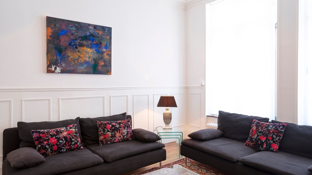 Photo of Livingroom in Poincare - Foch - Anatole France - Croix de Bourgogne