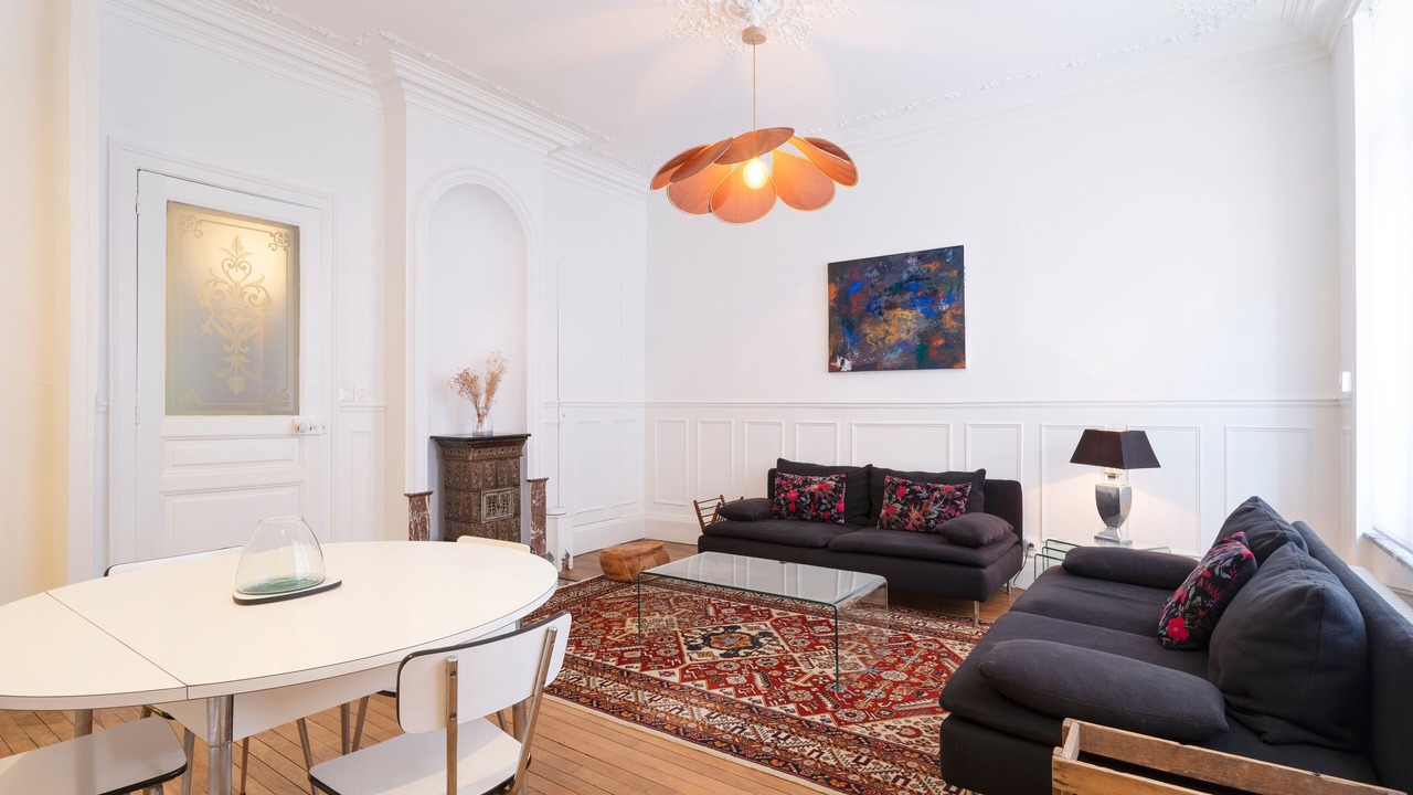 Photo of Livingroom in Poincare - Foch - Anatole France - Croix de Bourgogne
