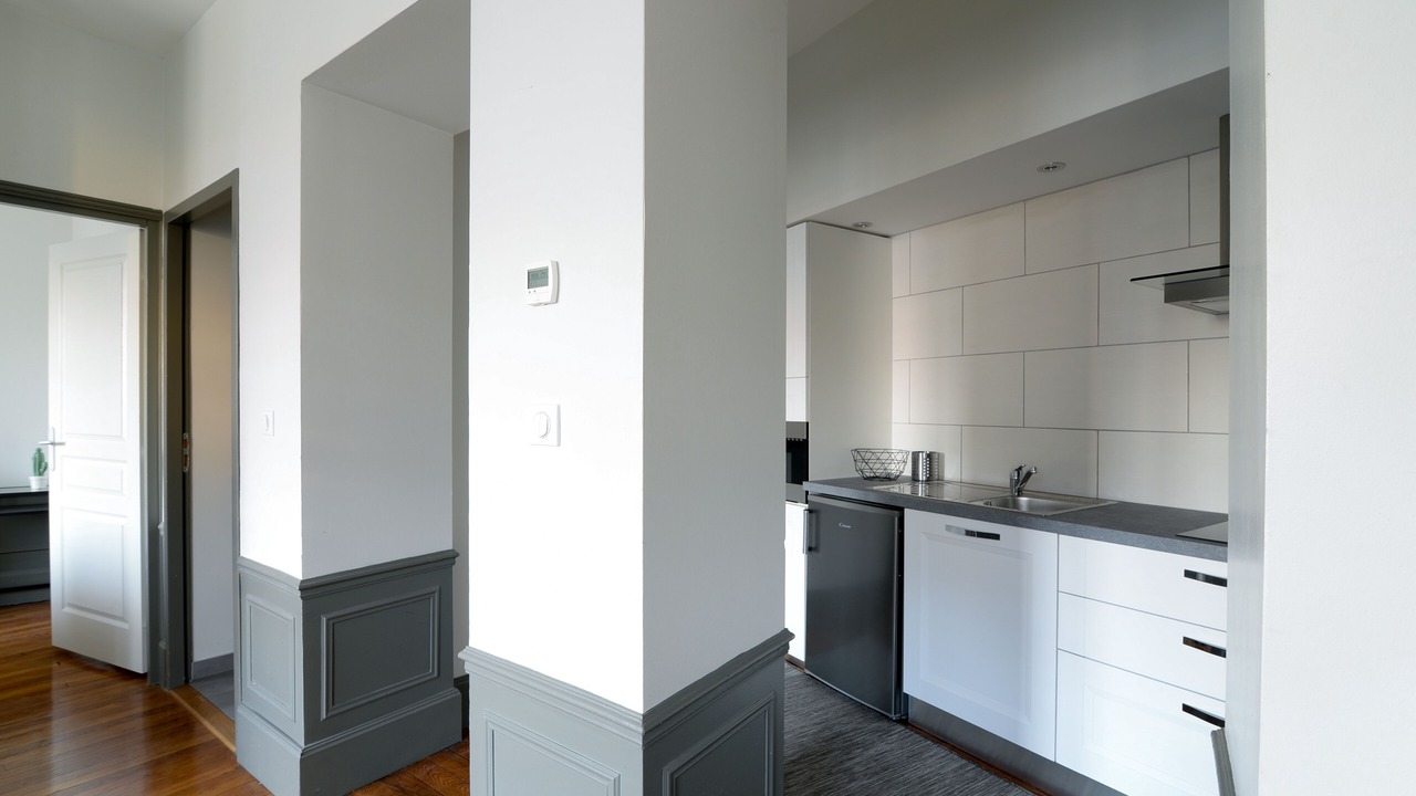 Photo of Kitchen in Saint Nicolas - Charles III - Ville vieille - Trois Maisons - Leopold