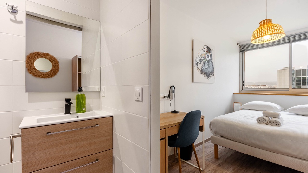 Photo of Bedroom in Saint Nicolas - Charles III - Ville vieille - Trois Maisons - Leopold
