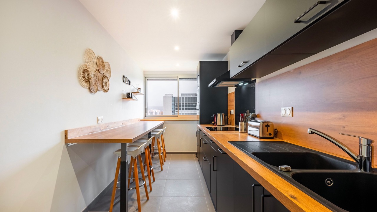 Photo of Kitchen in Saint Nicolas - Charles III - Ville vieille - Trois Maisons - Leopold