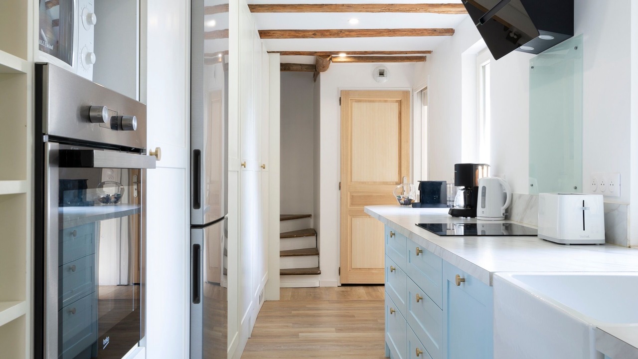 Photo of Kitchen in Saint Nicolas - Charles III - Ville vieille - Trois Maisons - Leopold