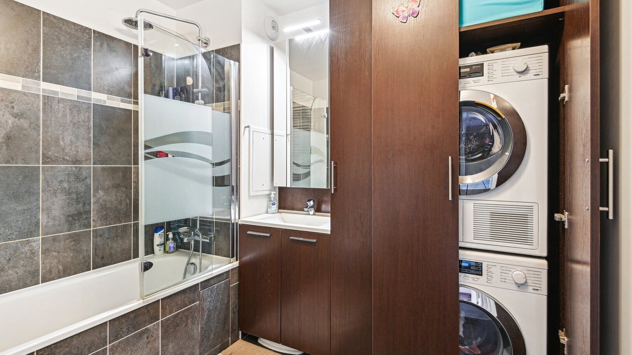 Photo of Bathroom in Saint-Ouen