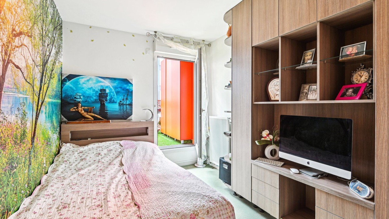 Photo of Bedroom in Saint-Ouen