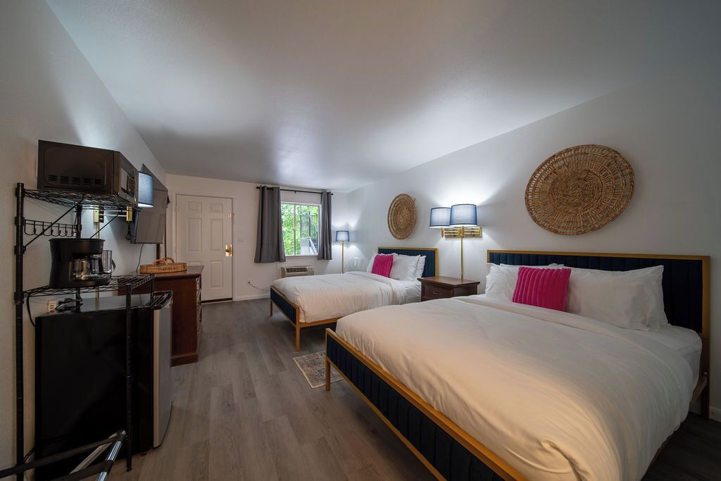 Photo of Bedroom in Eureka Springs Historic District