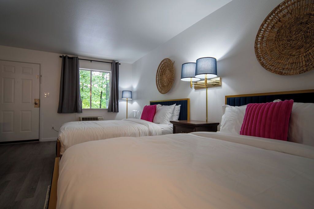 Photo of Bedroom in Eureka Springs Historic District