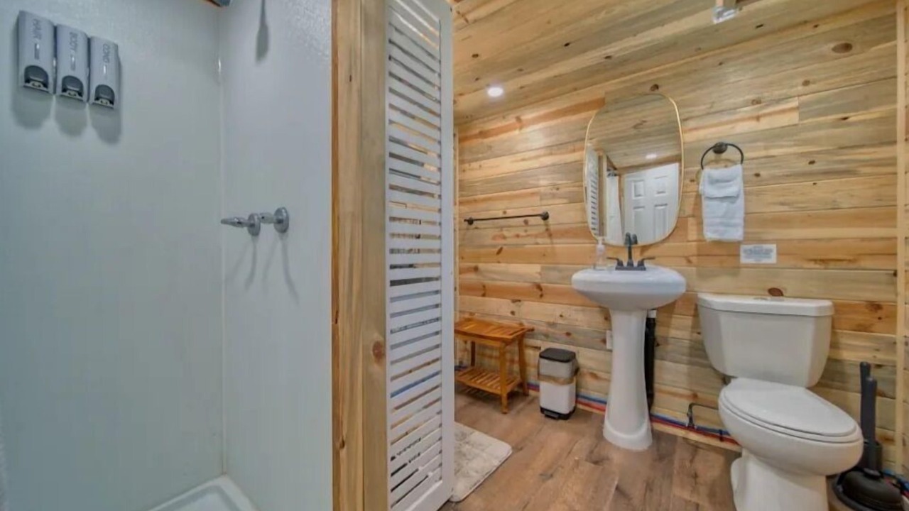 Photo of Bathroom in Park Village