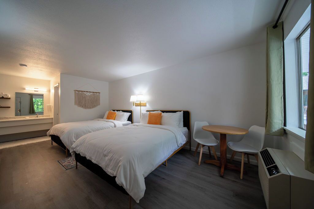 Photo of Bedroom in Eureka Springs Historic District