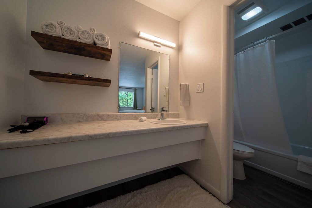 Photo of Bathroom in Eureka Springs Historic District