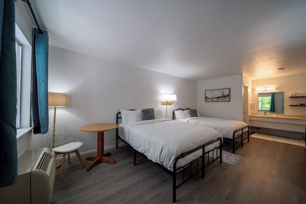 Photo of Bedroom in Eureka Springs Historic District