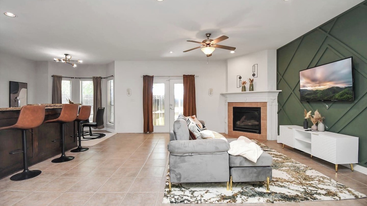 Photo of Livingroom in Northside