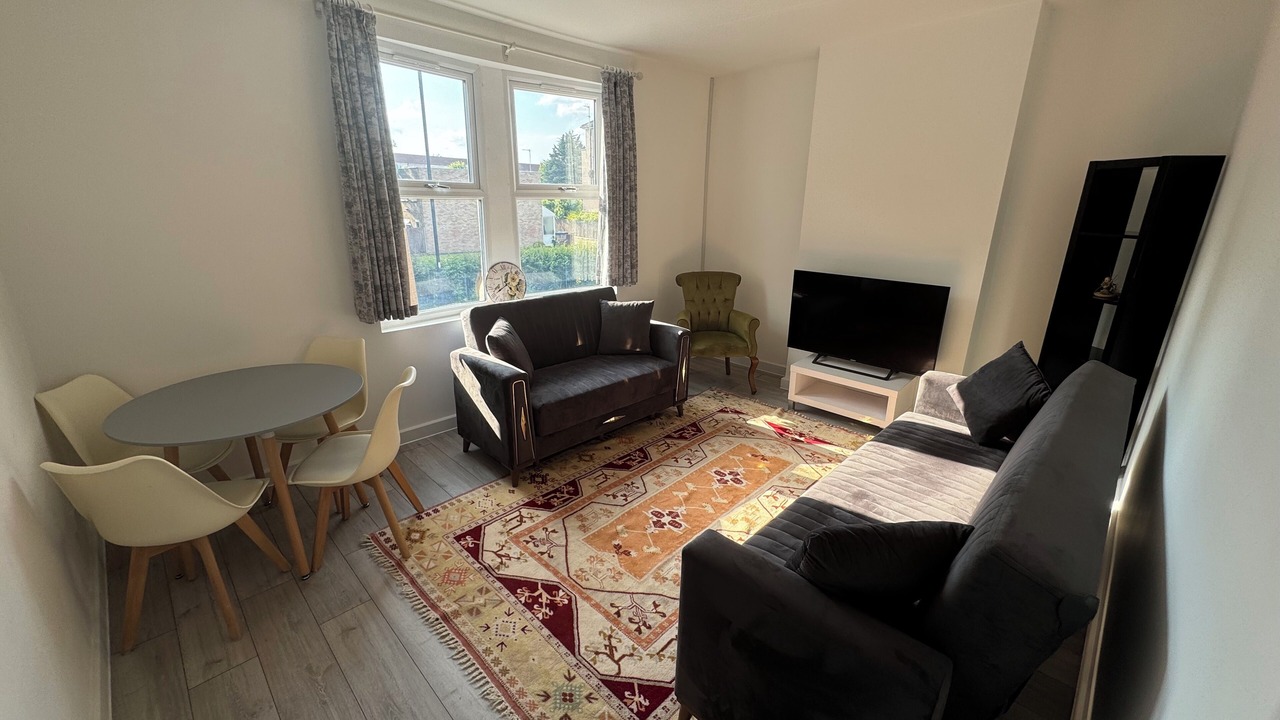 Photo of Livingroom in Enfield Highway