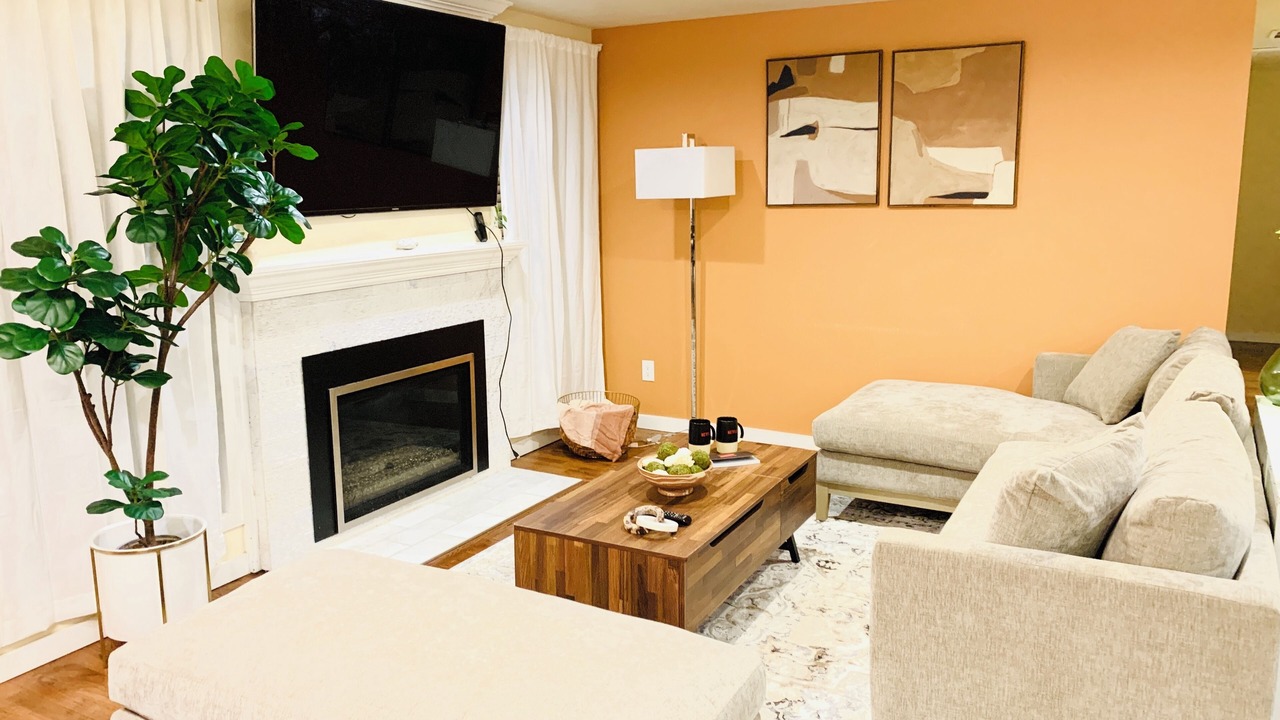 Photo of Livingroom in Inglewood-Finn Hill