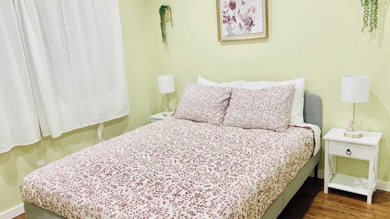 Photo of Bedroom in Inglewood-Finn Hill
