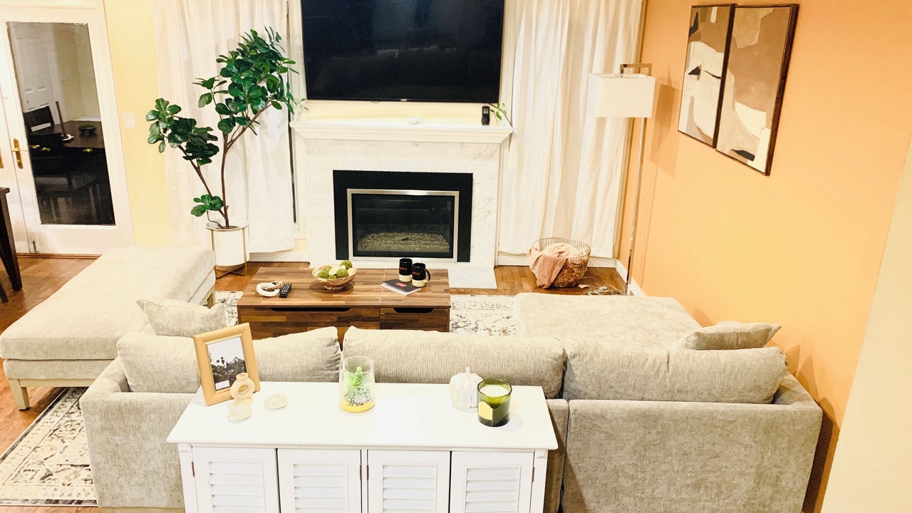 Photo of Livingroom in Inglewood-Finn Hill