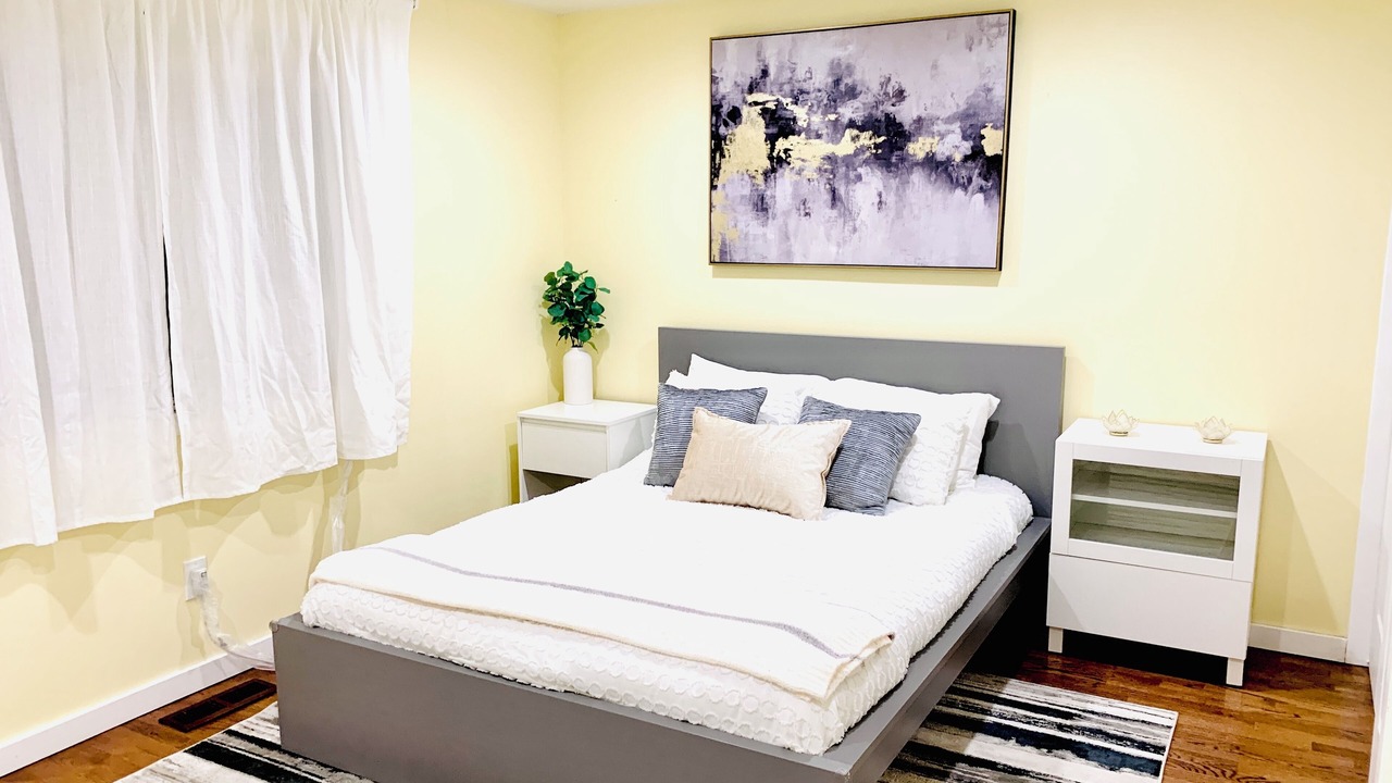 Photo of Bedroom in Inglewood-Finn Hill