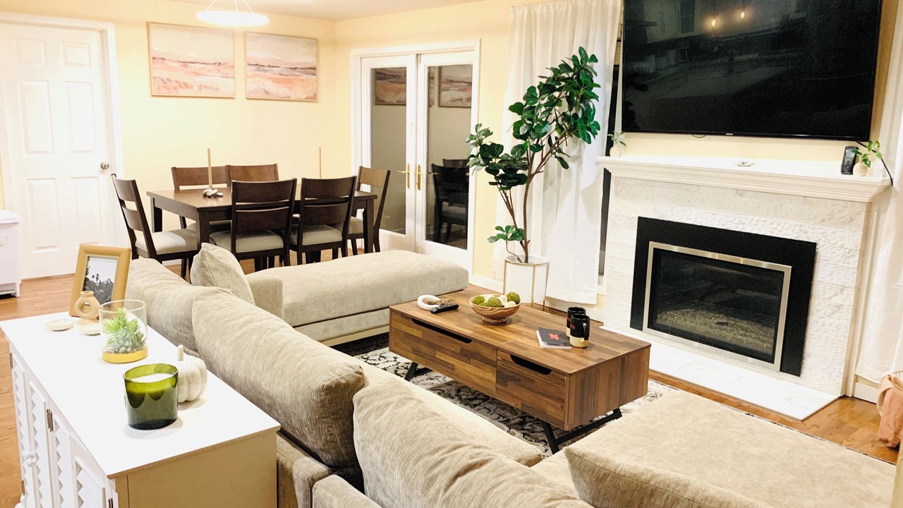 Photo of Livingroom in Inglewood-Finn Hill