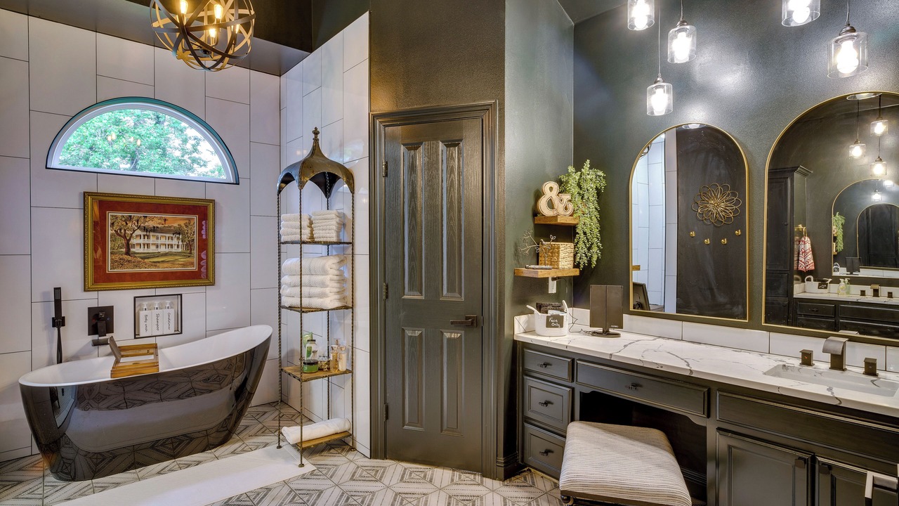 Photo of Bathroom in Highlands - Perkins