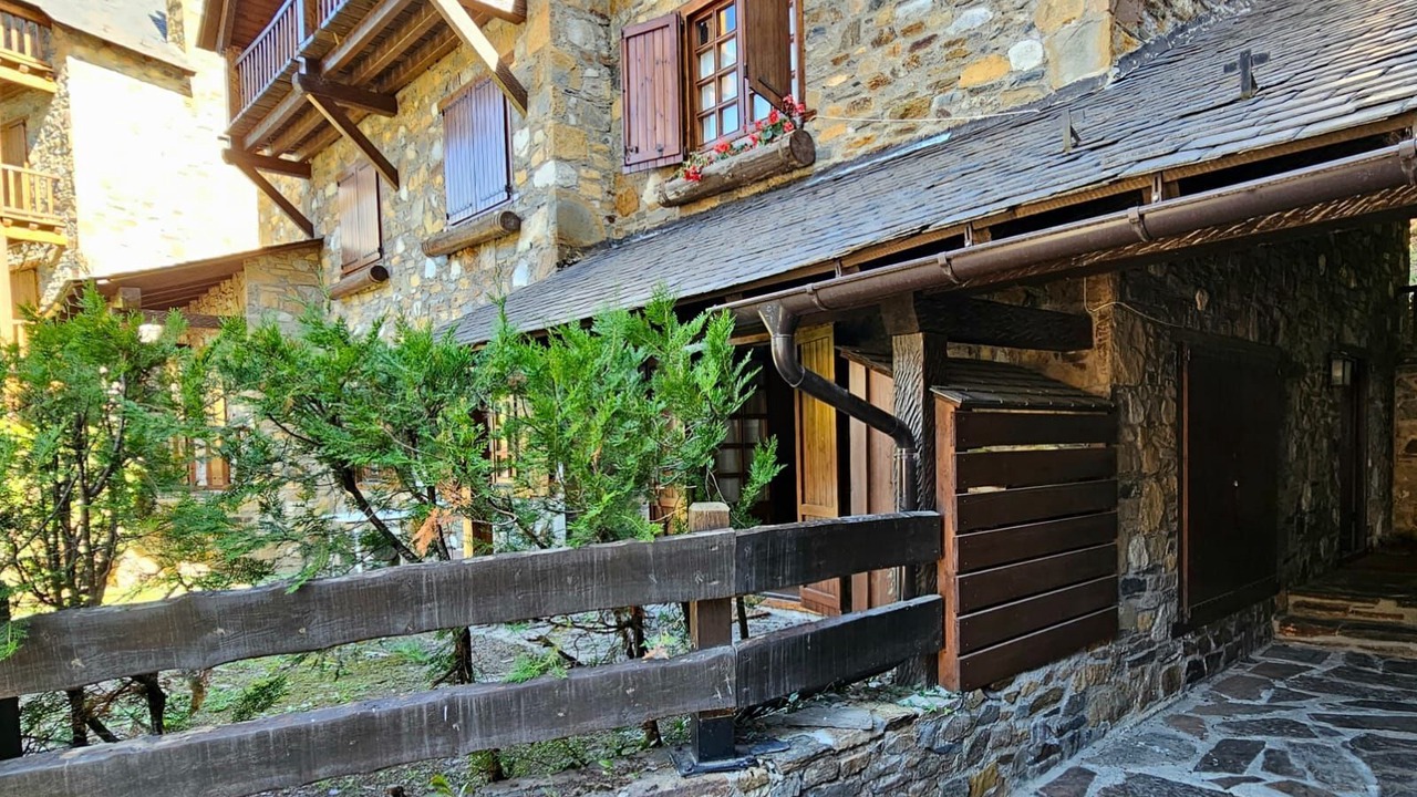 Photo of Outdoor in Garos