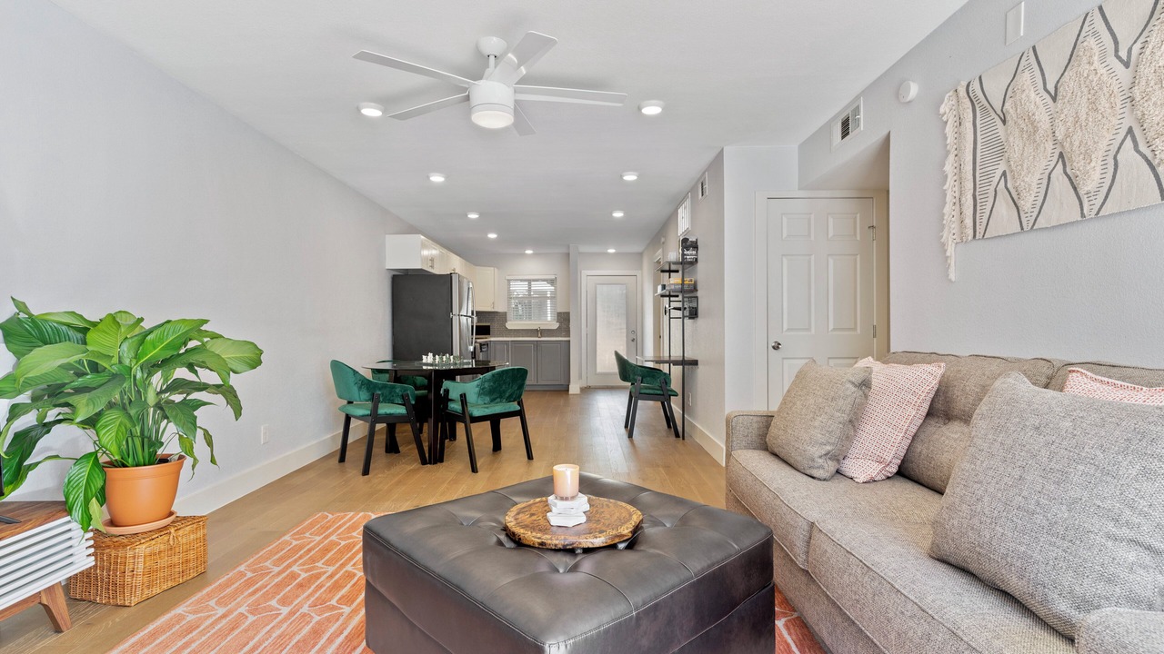 Photo of Livingroom in North Loop