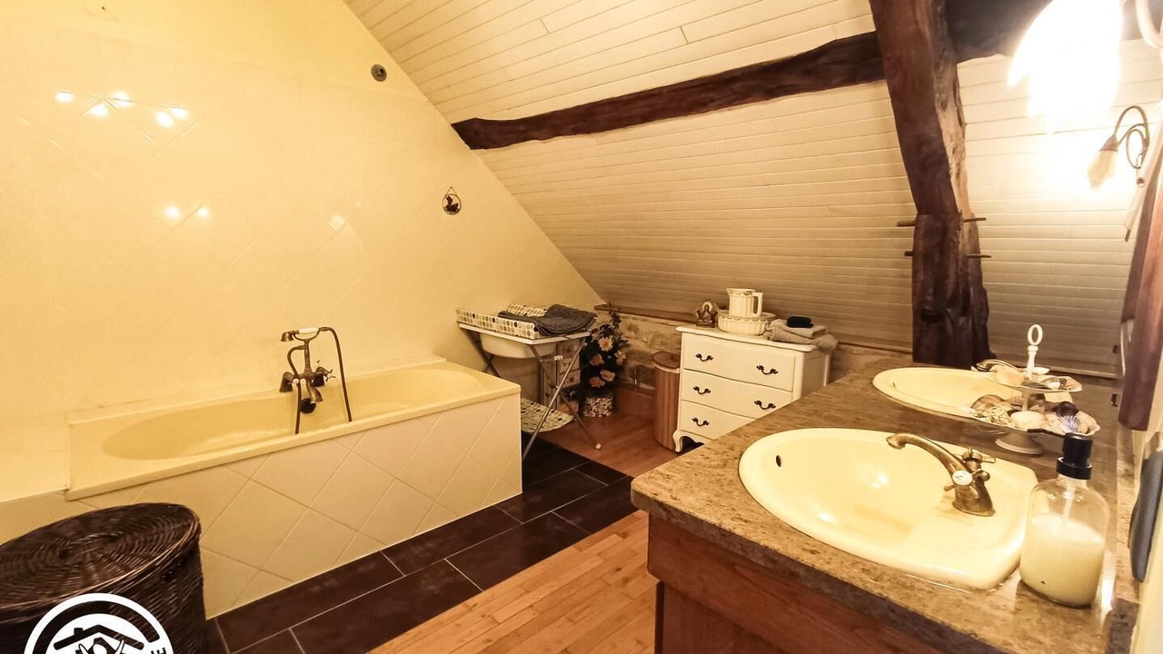 Photo of Bathroom in Strenquels