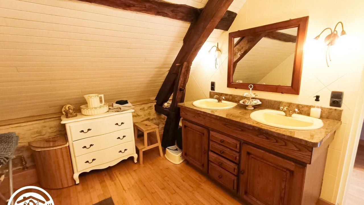 Photo of Bathroom in Strenquels