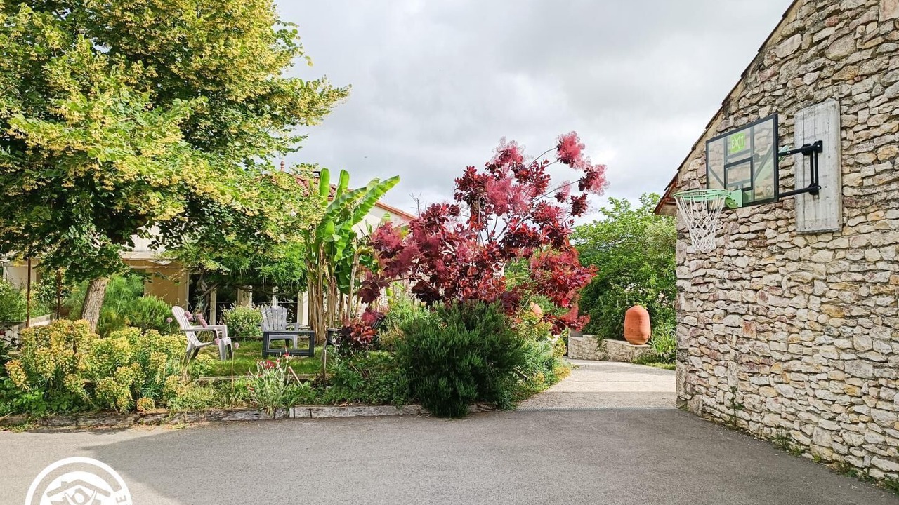 Photo of Outdoor in Villeseque