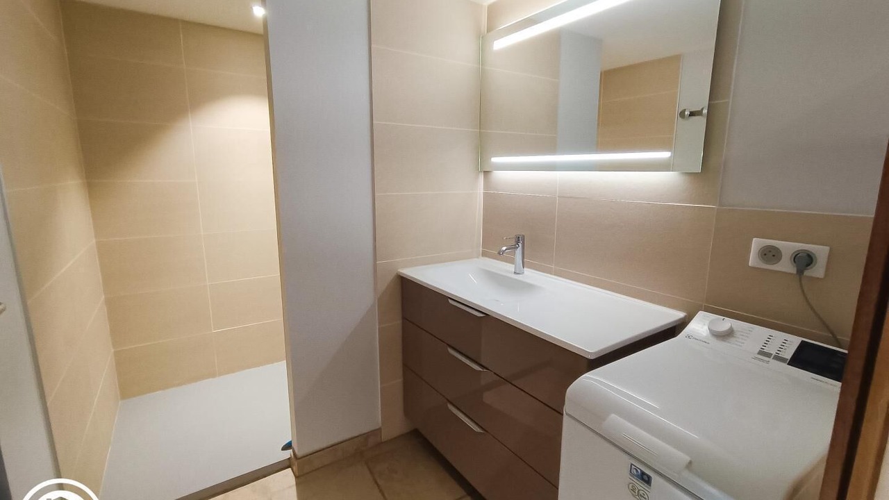 Photo of Bathroom in Cahors