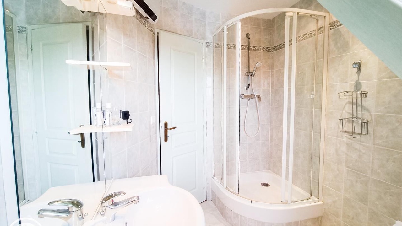 Photo of Bathroom in Lissac-et-Mouret