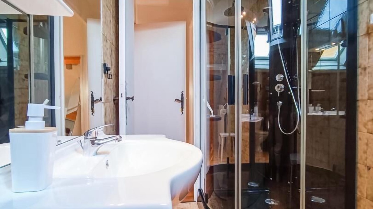 Photo of Bathroom in Lissac-et-Mouret