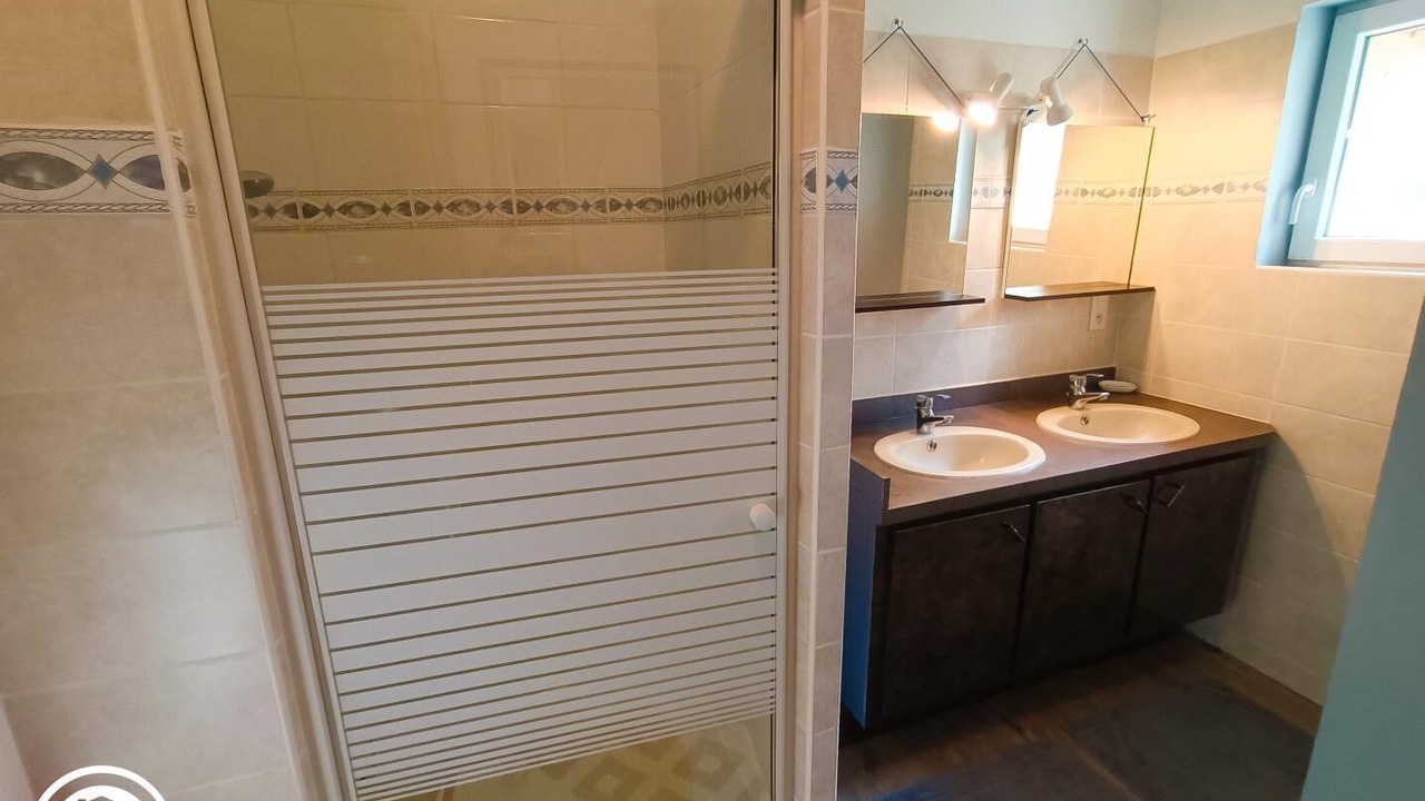 Photo of Bathroom in Salviac