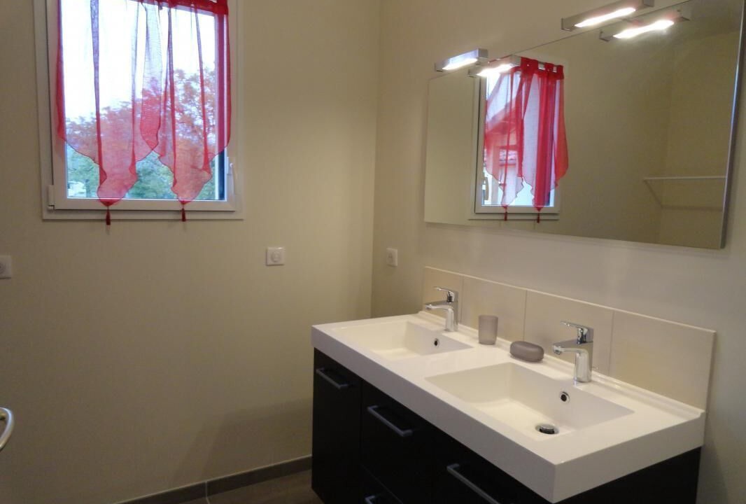 Photo of Bathroom in Creysse