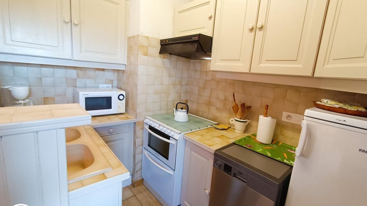 Photo of Kitchen in Castelnau-Montratier-Sainte-Alauzie