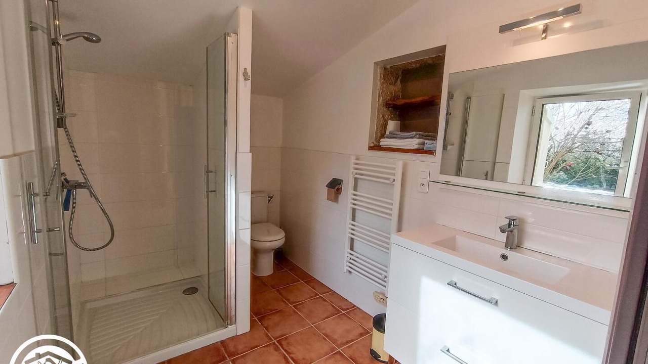 Photo of Bathroom in Cahors