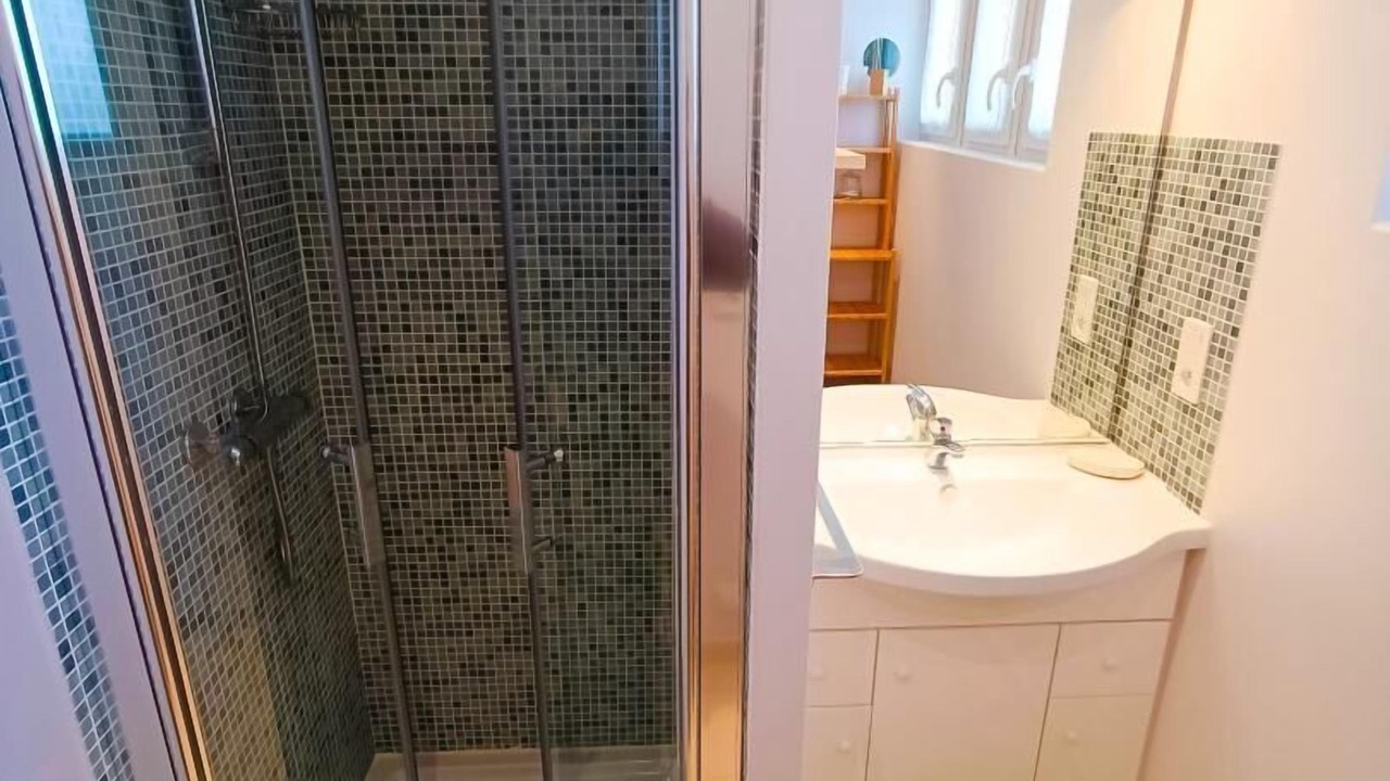 Photo of Bathroom in Castelnau-Montratier-Sainte-Alauzie