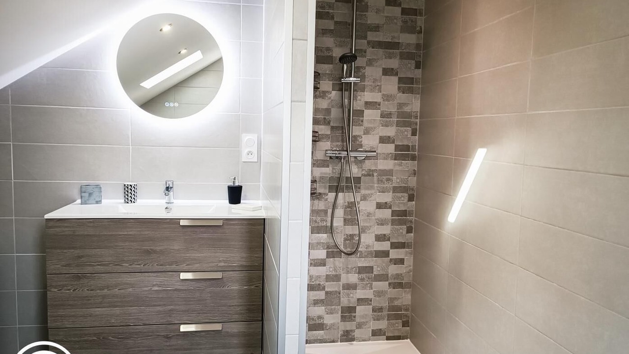 Photo of Bathroom in Thedirac